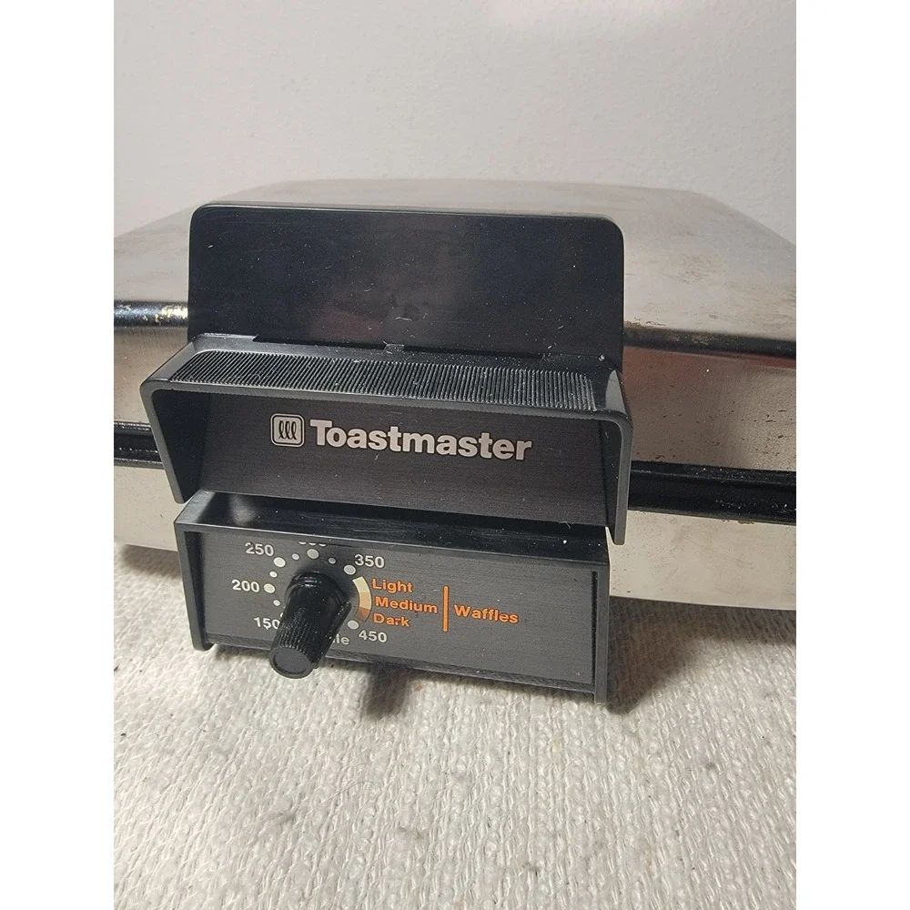 Vintage Toastmaster Square Waffle Iron Baker Flat Griddle Reversible Plates